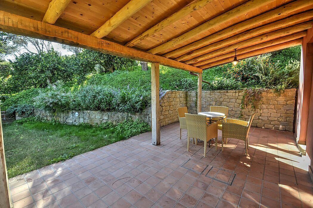 Photo of Outdoor in Mirto
