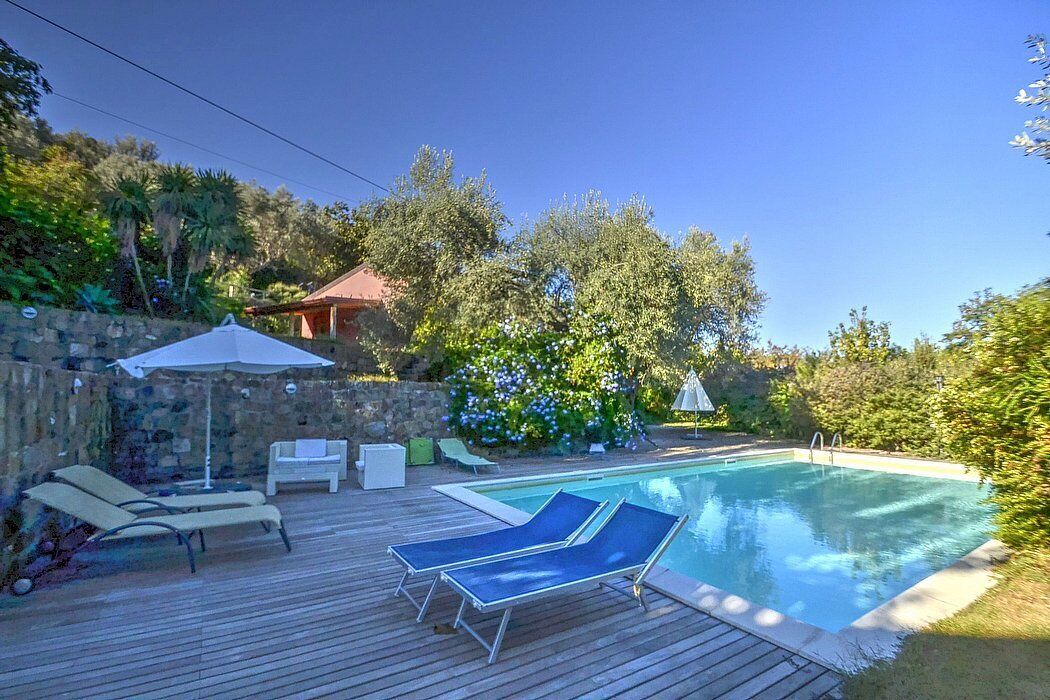 Photo of Outdoor in Mirto
