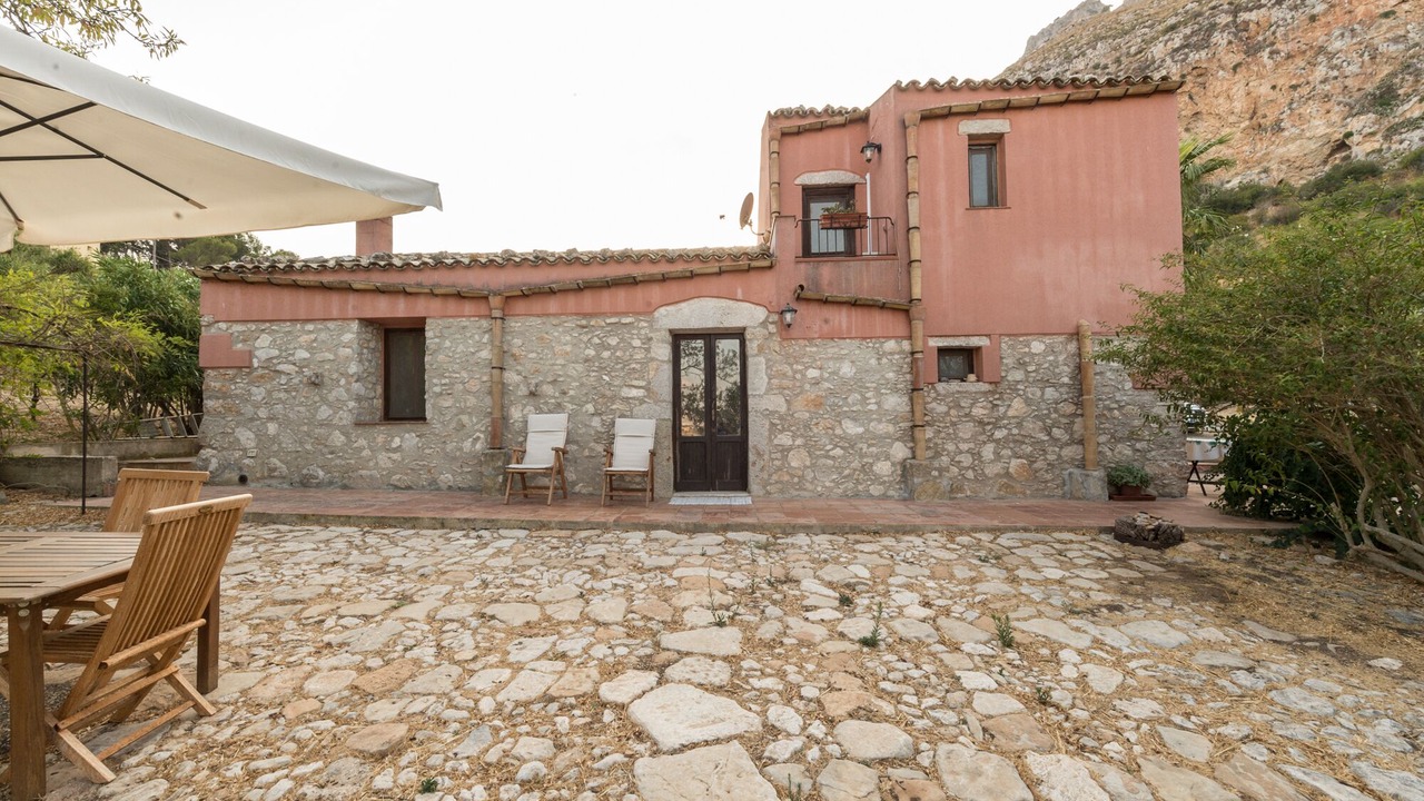 Photo of Outdoor in Valderice