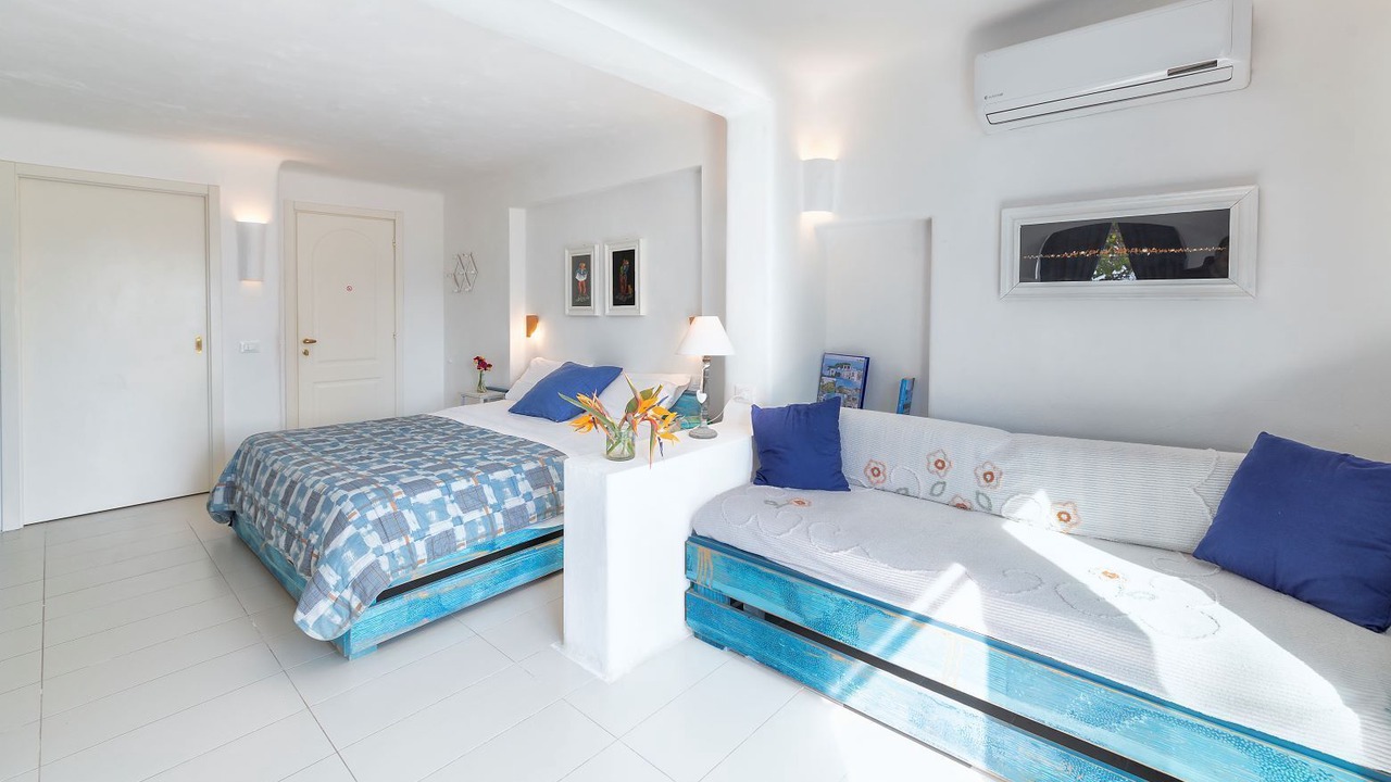 Photo of Bedroom in Forio