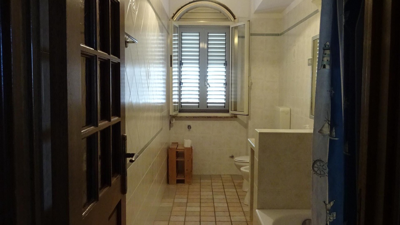 Photo of Bathroom in Avola