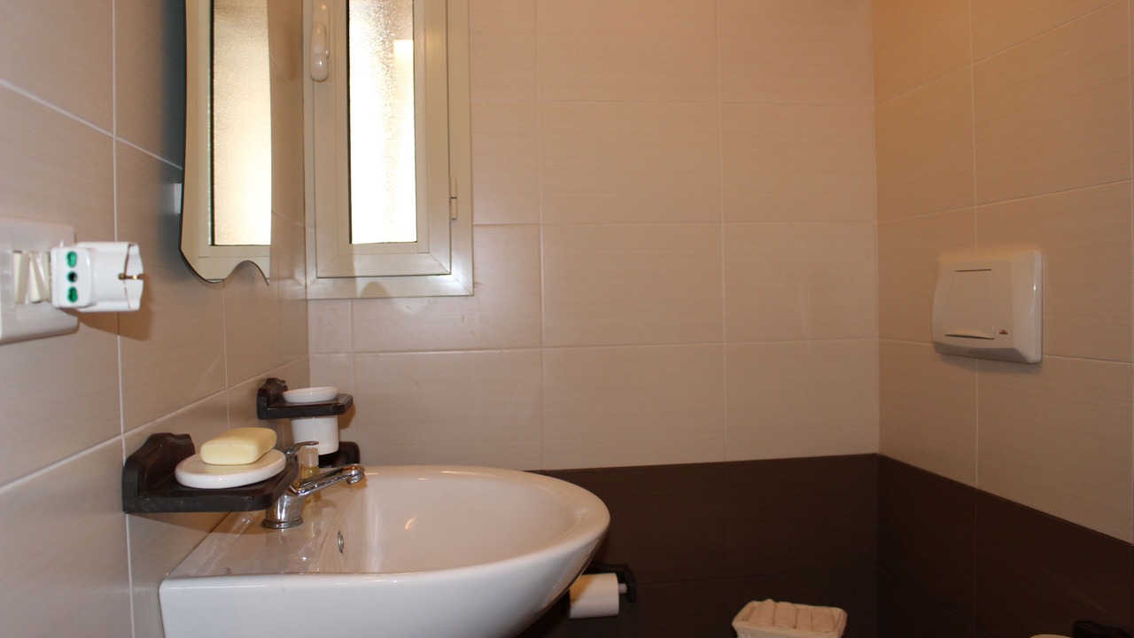 Photo of Bathroom in Palazzolo Acreide Historic Centre