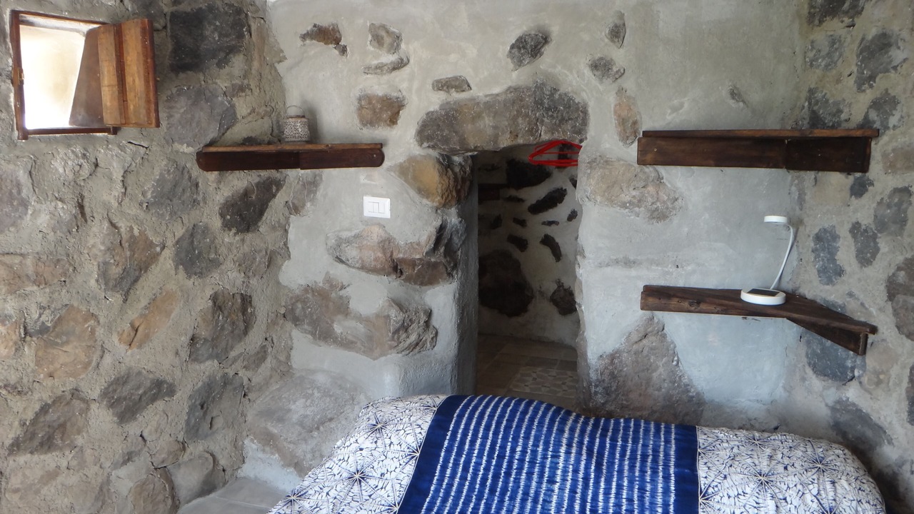 Photo of Bedroom in Alicudi Porto