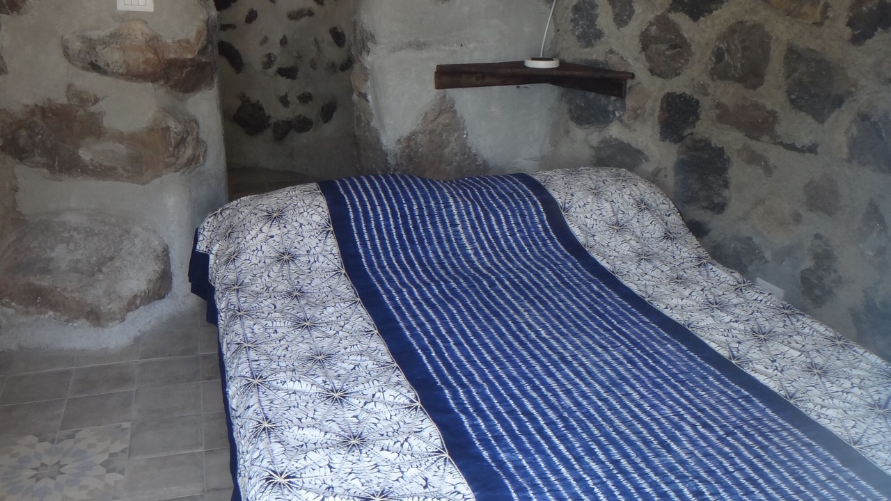 Photo of Bedroom in Alicudi Porto