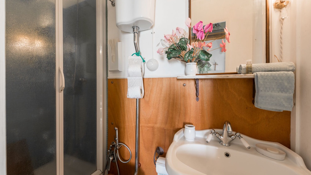 Photo of Bathroom in Leni