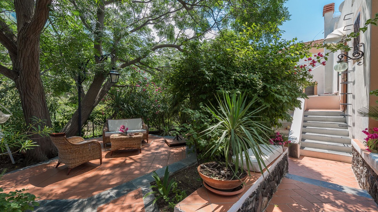 Photo of Patio Balcony in Leni