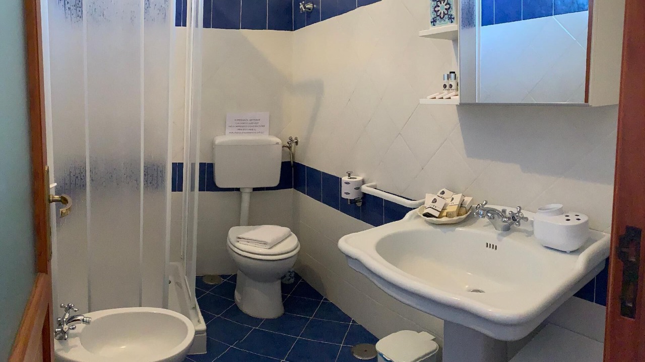 Photo of Bathroom in Malfa