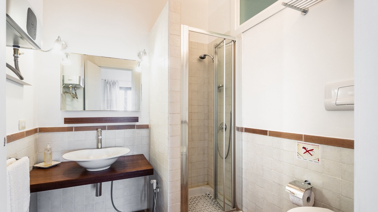 Photo of Bathroom in Avola