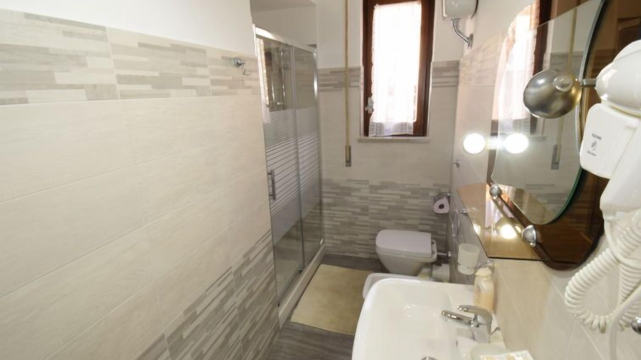 Photo of Bathroom in Lascari