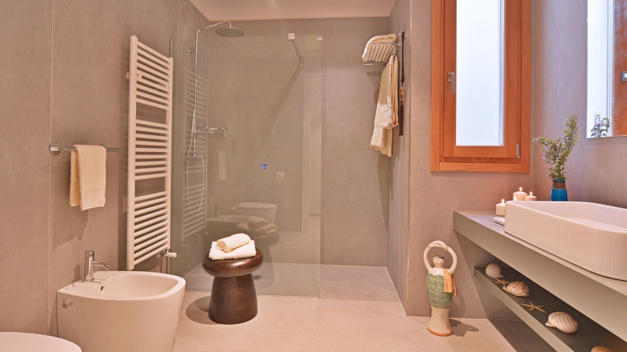 Photo of Bathroom in Avola