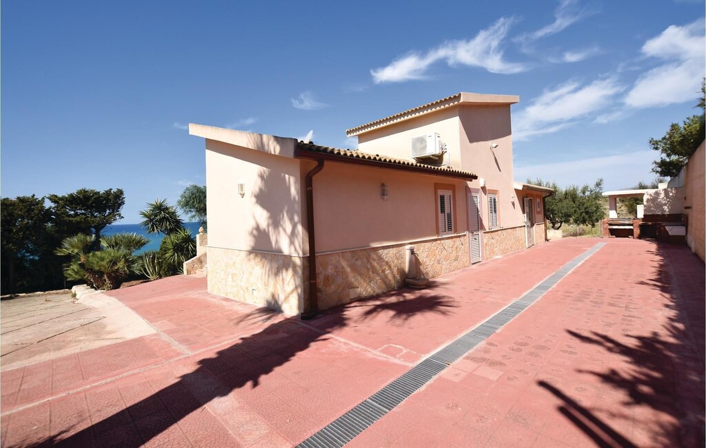 Photo of Buildings in Ribera