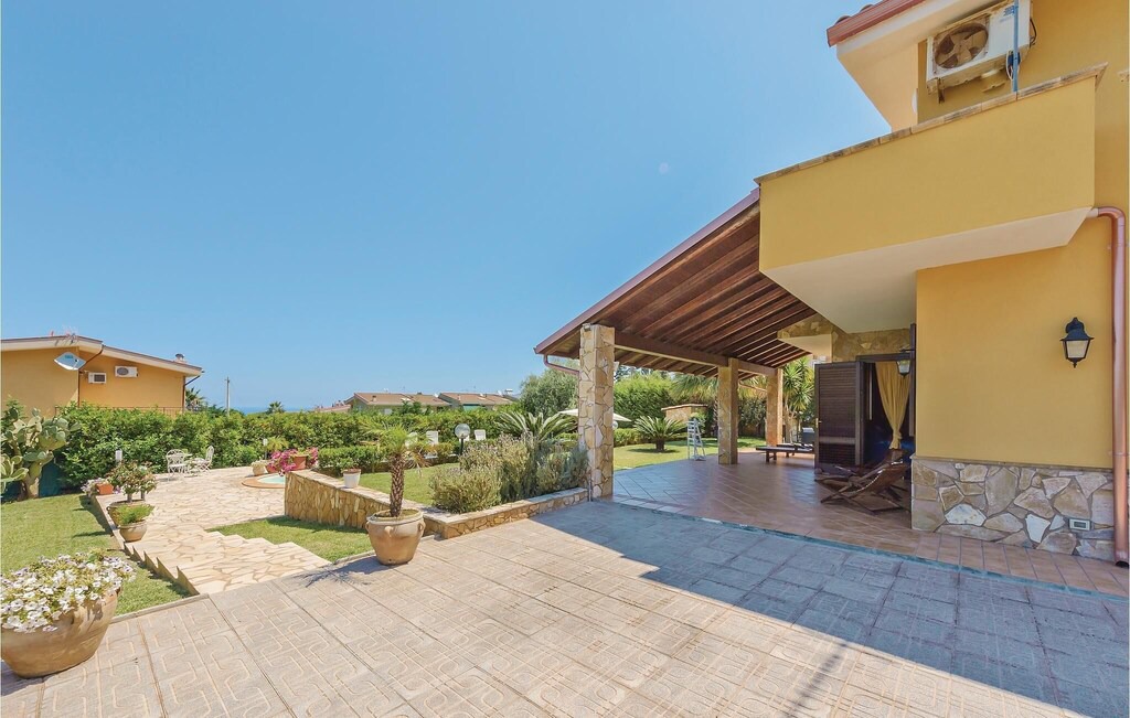 Photo of Buildings in Torre Colonna-sperone
