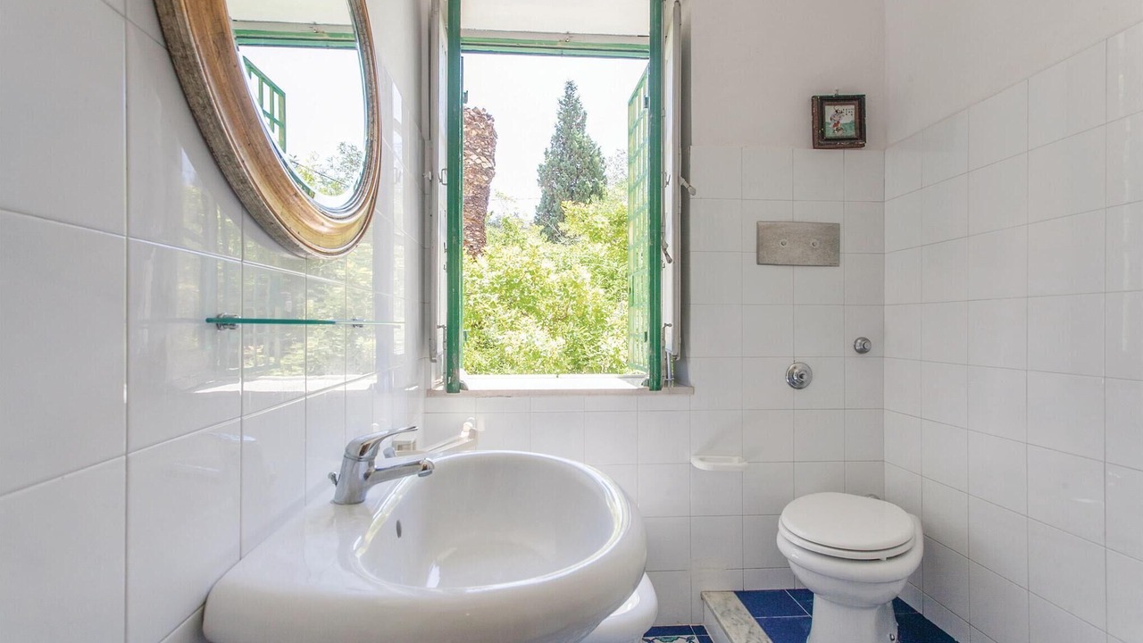 Photo of Bathroom in Venetico