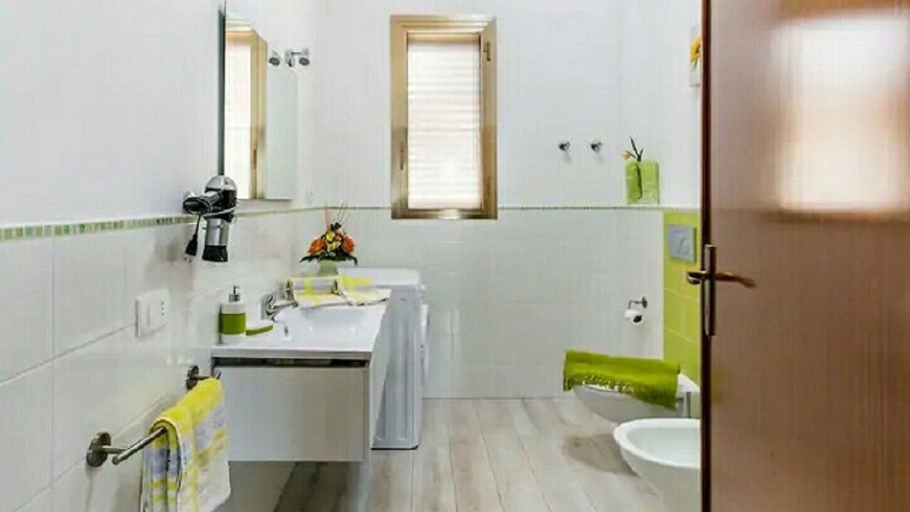 Photo of Bathroom in Avola