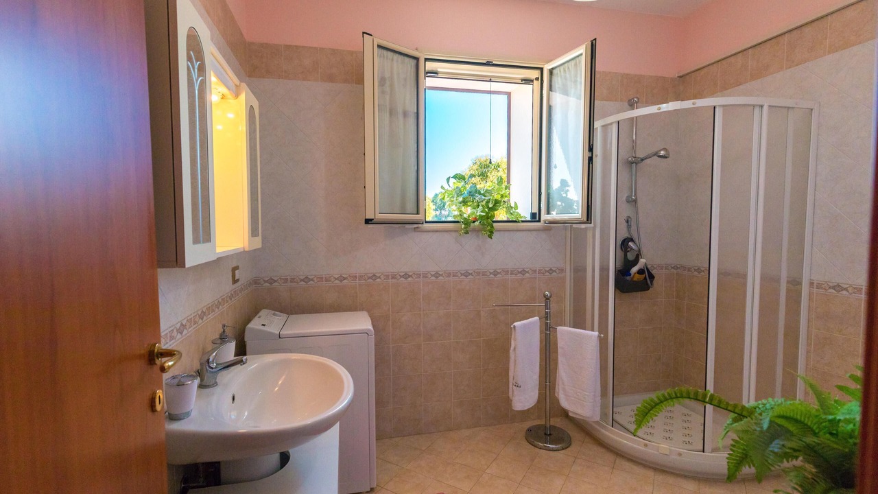 Photo of Bathroom in Floridia