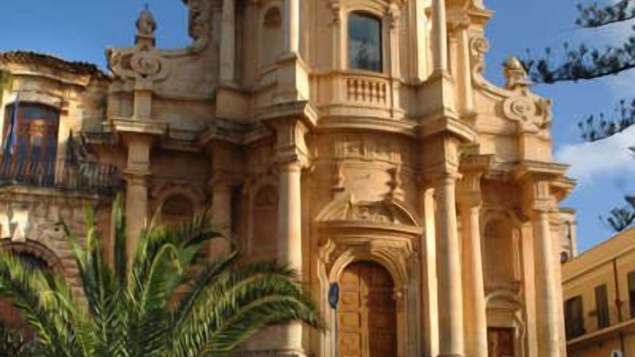 Photo of Others in Noto