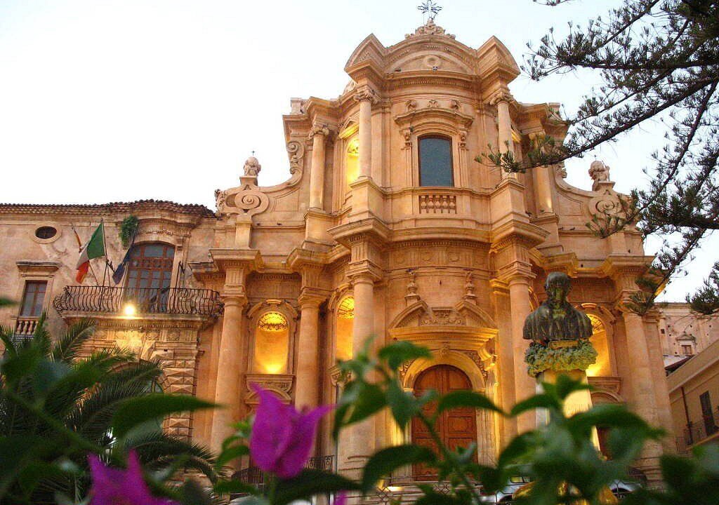Photo of Others in Noto