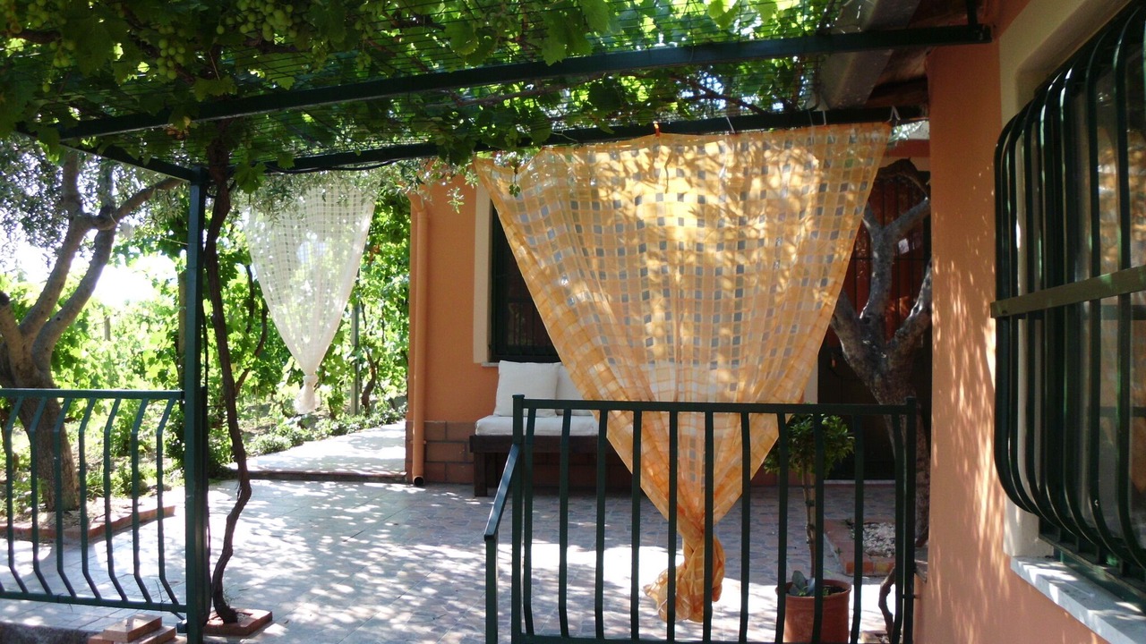 Photo of Patio Balcony in Mitogio