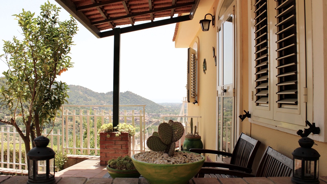 Photo of Patio Balcony in Mitogio