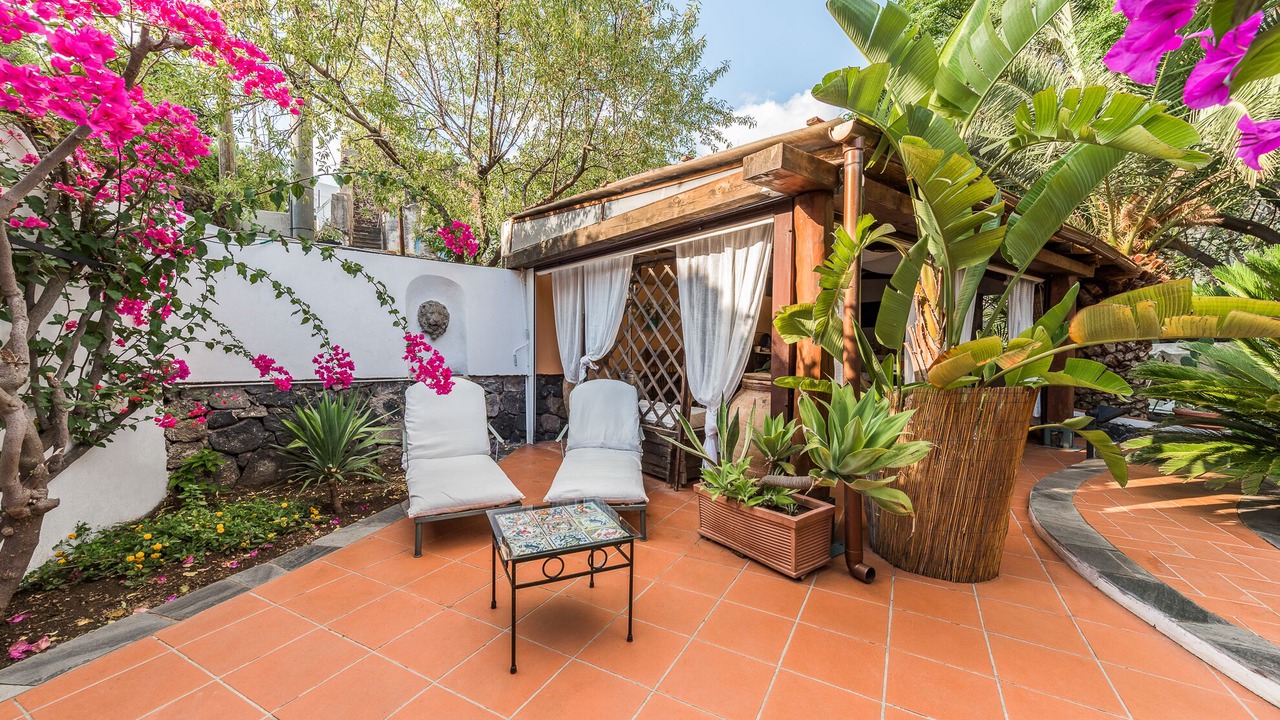 Photo of Patio Balcony in Leni