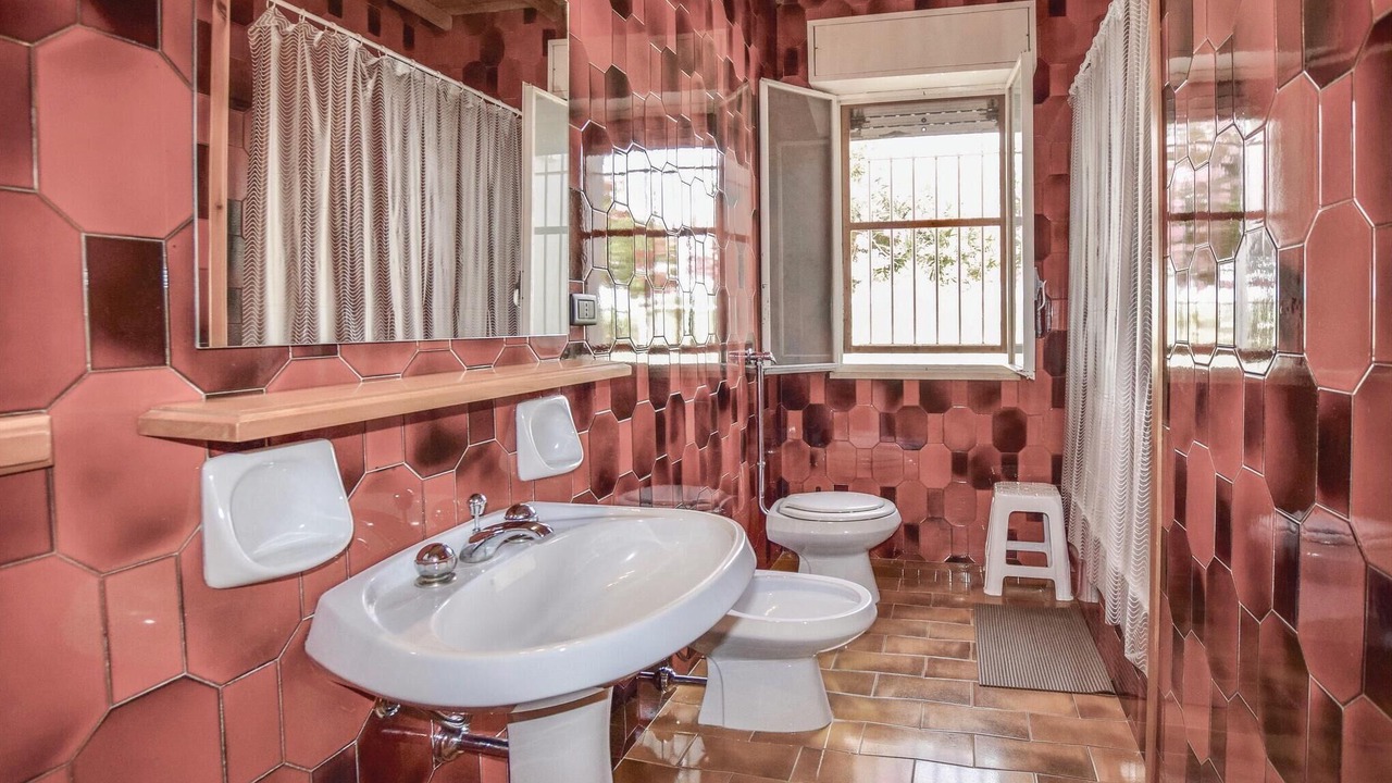 Photo of Bathroom in Comiso