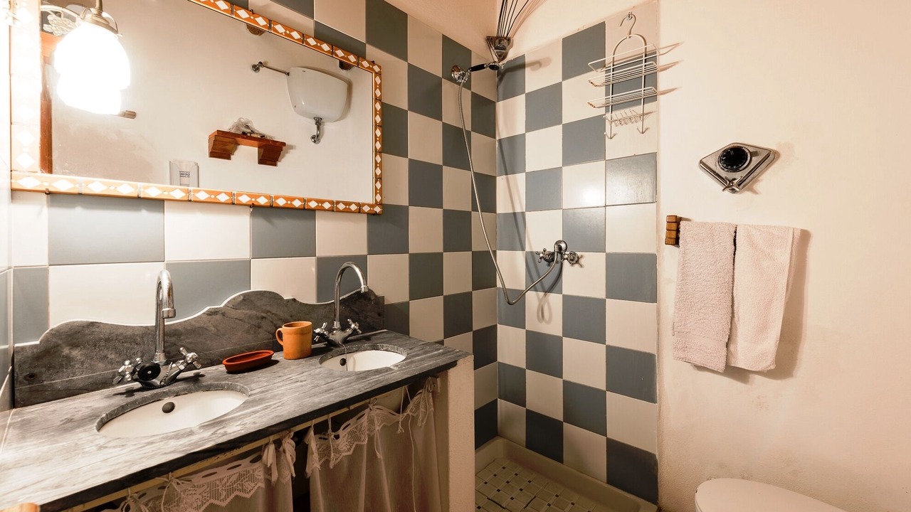 Photo of Bathroom in Leni
