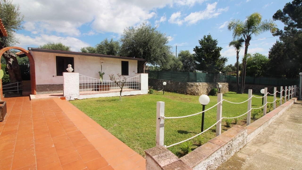 Photo of Outdoor in Solarino