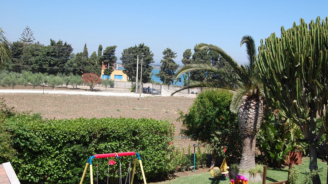 Photo of Others in Isola