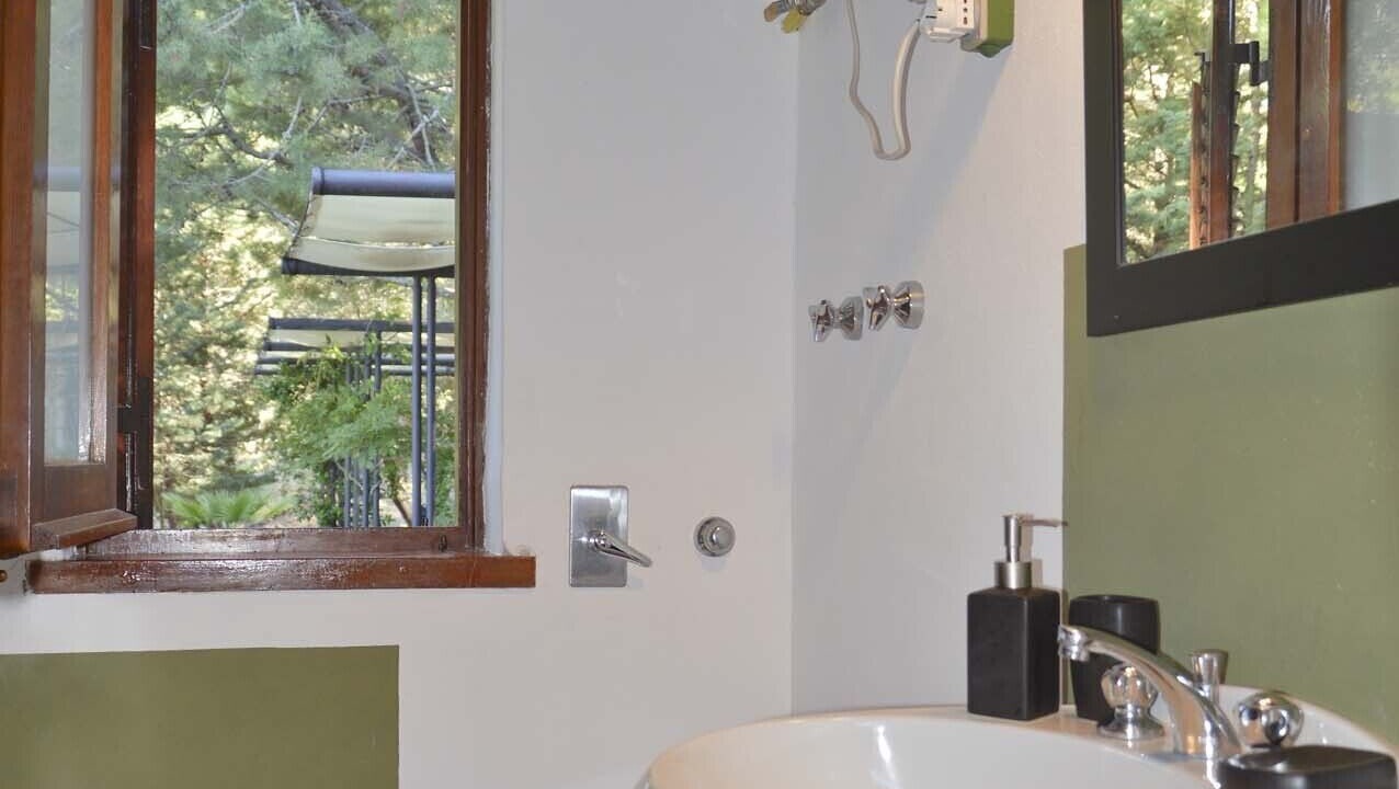 Photo of Bathroom in Pollina