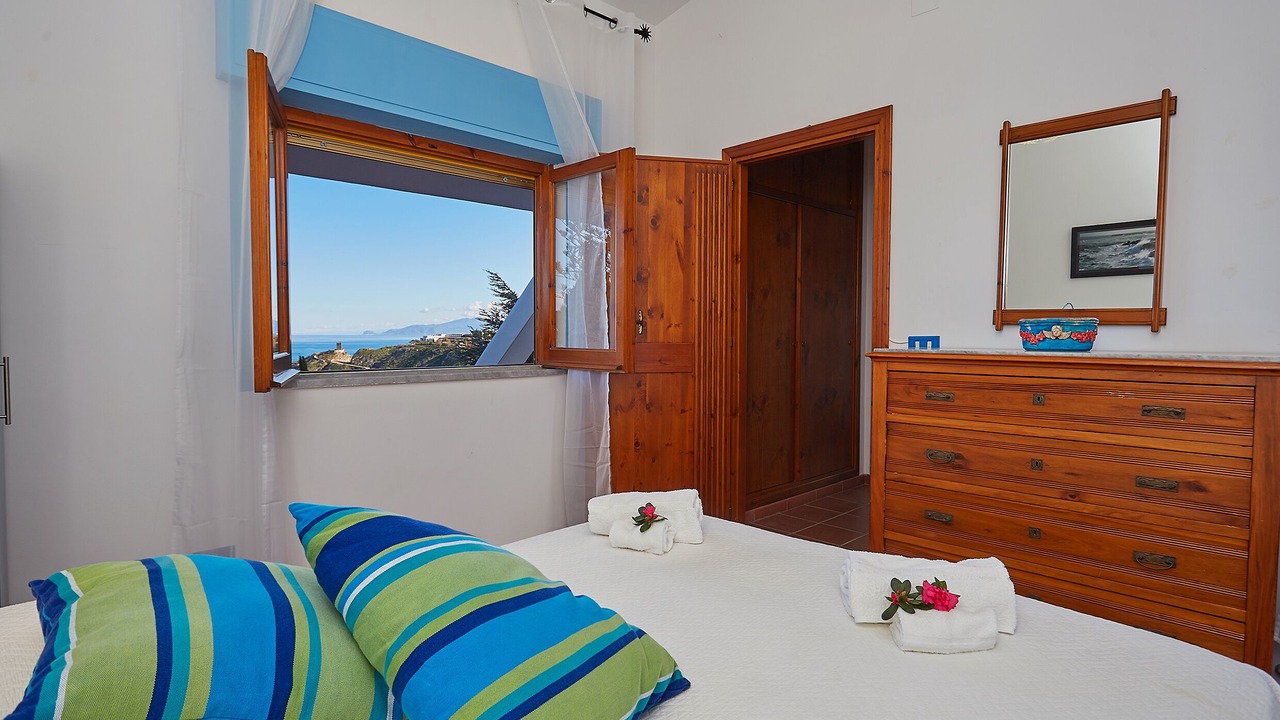 Photo of Bedroom in Torre Colonna-sperone