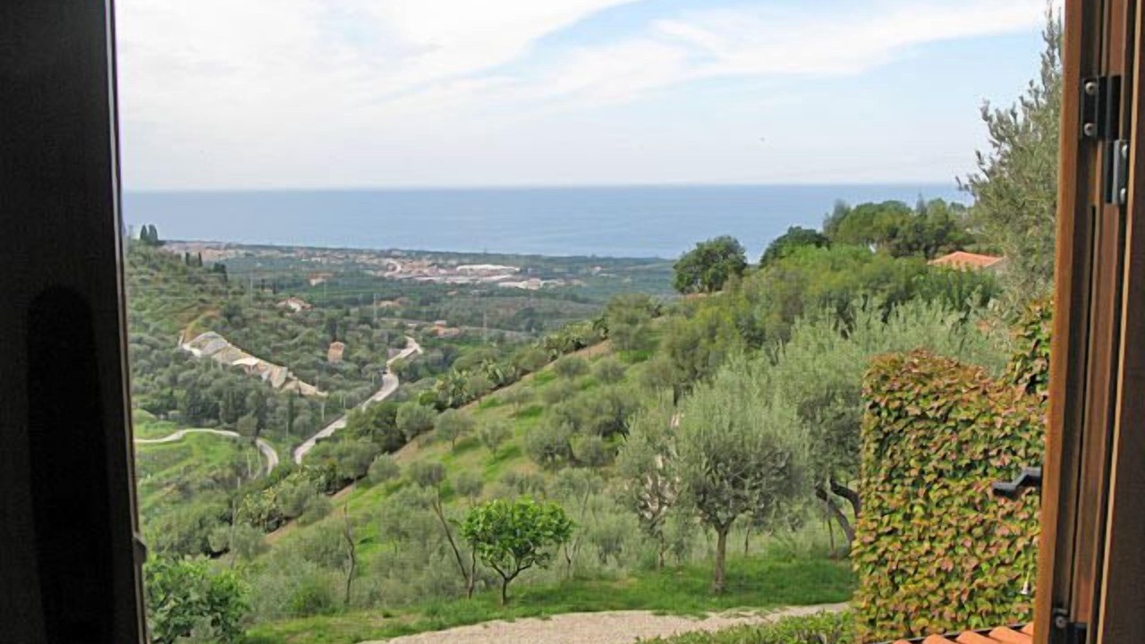 Photo of Others in Capri Leone