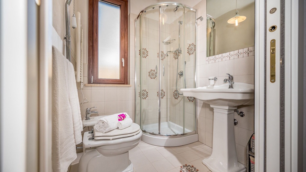 Photo of Bathroom in Digerbato