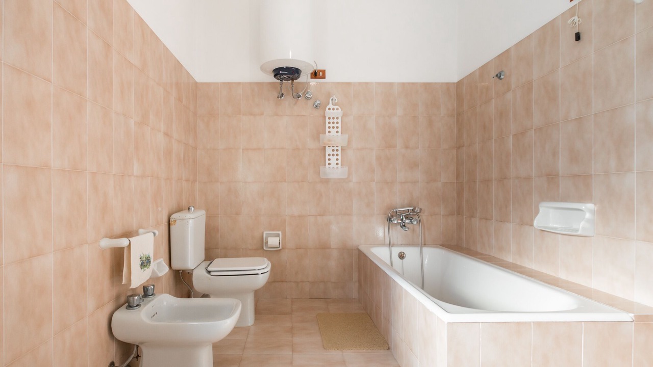 Photo of Bathroom in Avola