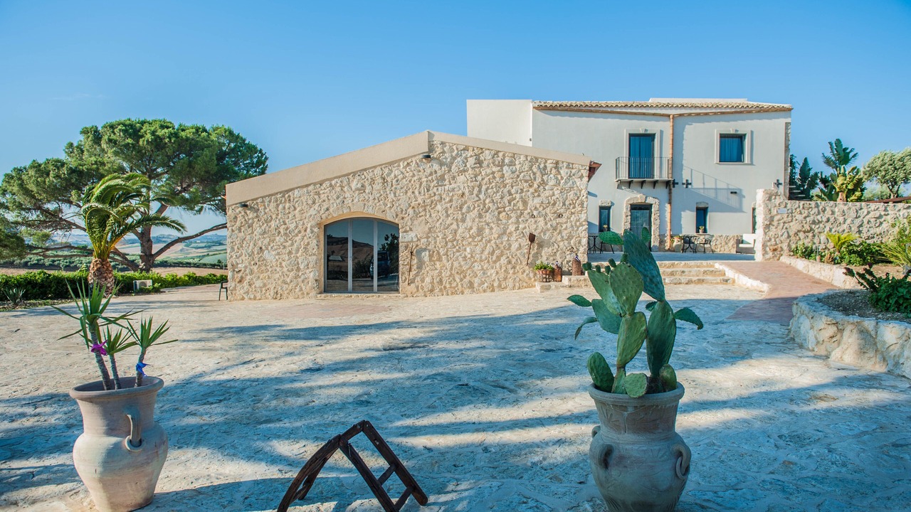 Photo of Outdoor in Naro