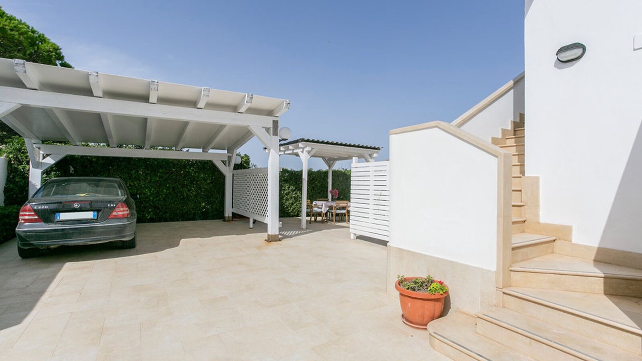 Photo of Patio Balcony in Reitani