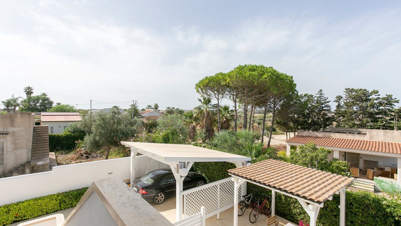 Photo of Patio Balcony in Reitani