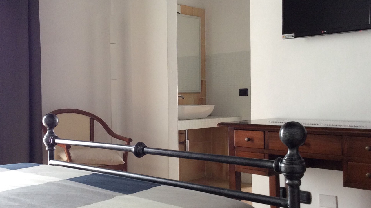 Photo of Bedroom in Naro