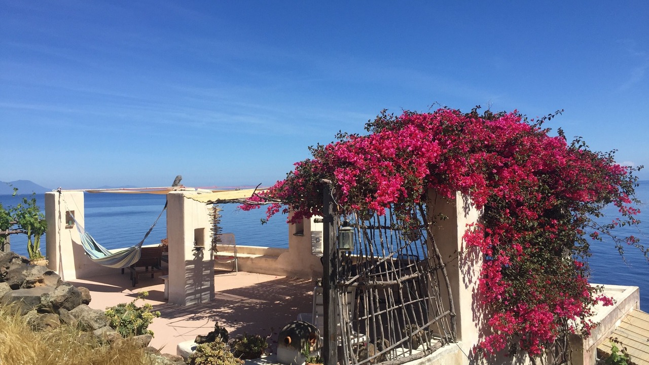 Photo of Patio Balcony in Alicudi Porto