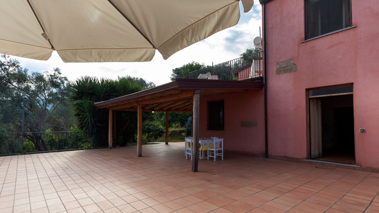 Photo of Patio Balcony in Mirto
