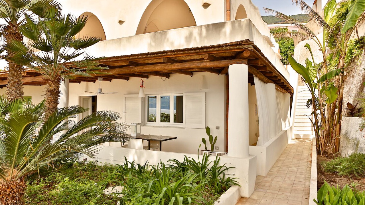 Photo of Patio Balcony in Santa Marina Salina