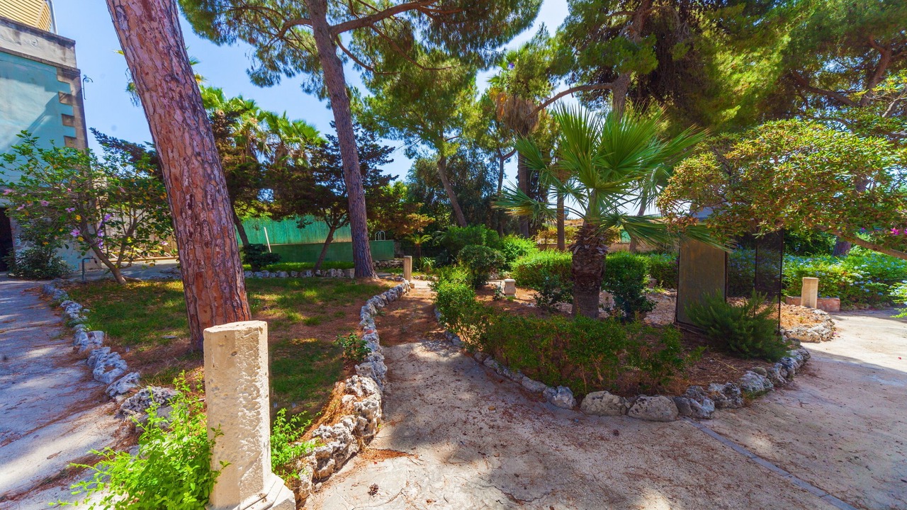 Photo of Outdoor in Acradina