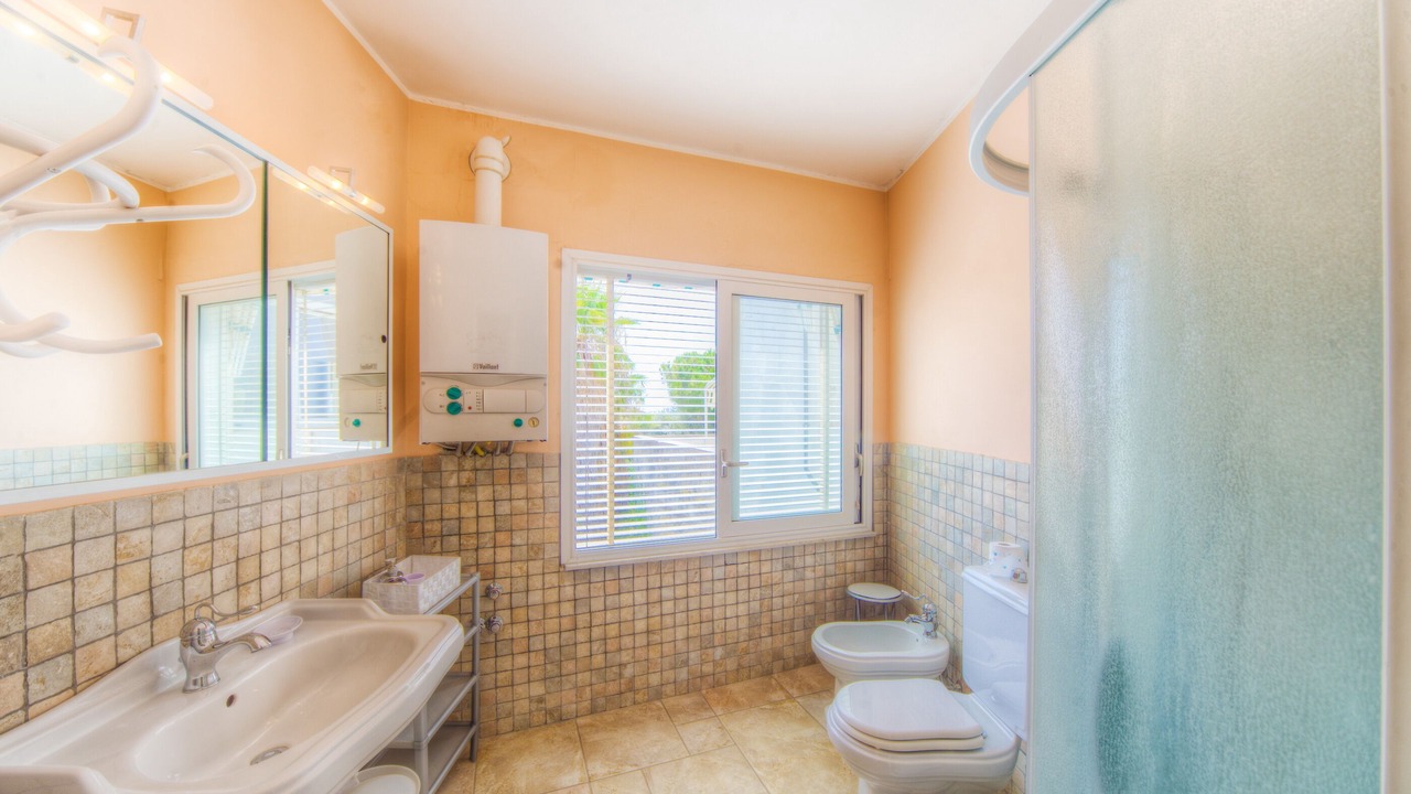 Photo of Bathroom in Acradina