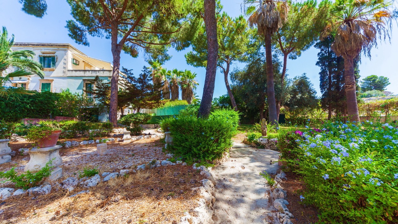 Photo of Outdoor in Acradina