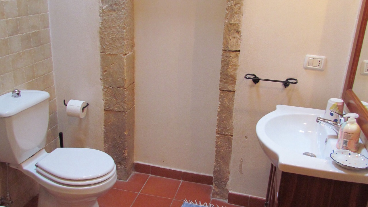 Photo of Bathroom in Noto