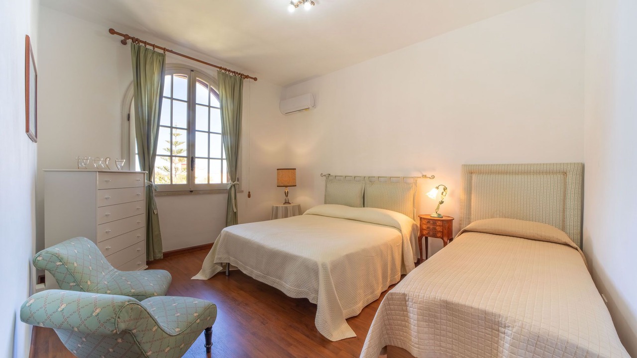 Photo of Bedroom in Arini