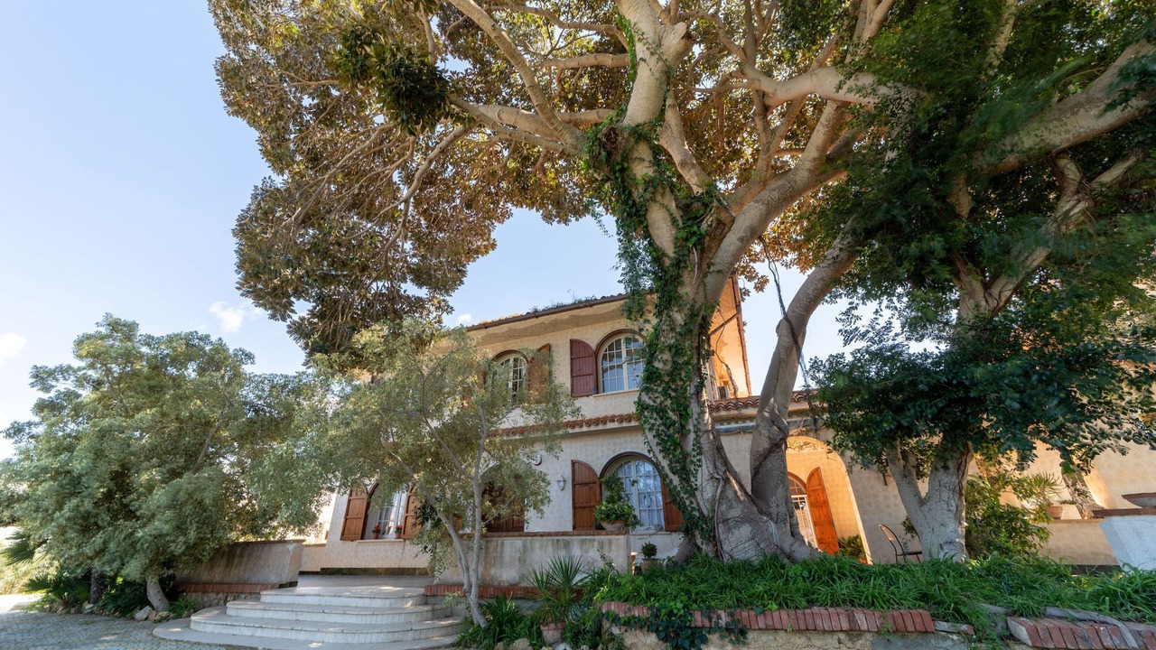 Photo of Outdoor in Arini