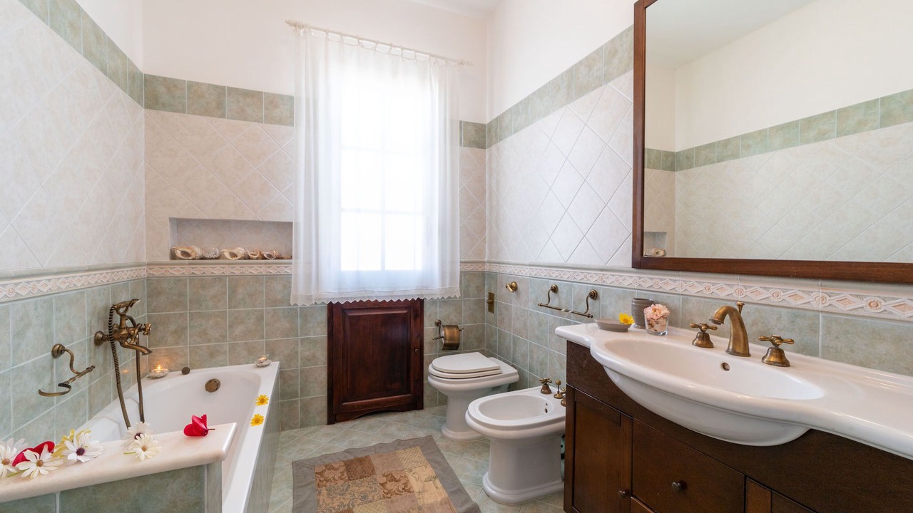 Photo of Bathroom in Arini
