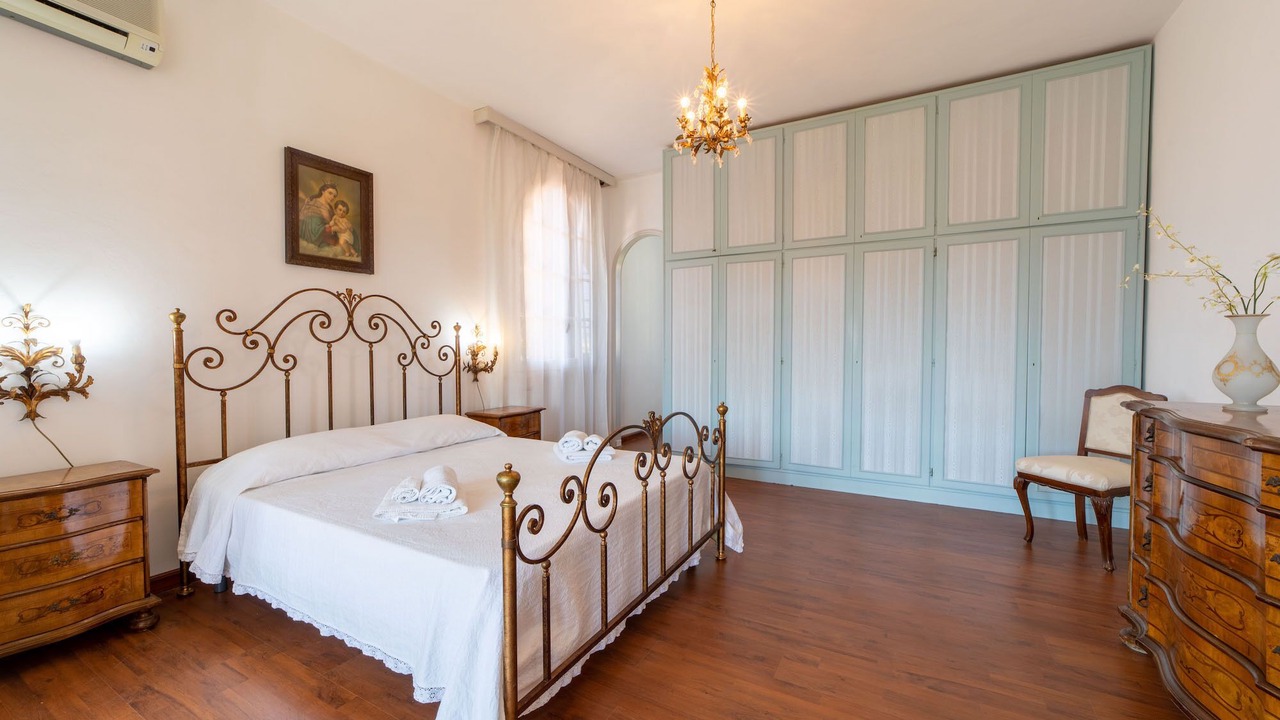 Photo of Bedroom in Arini