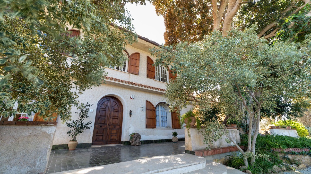 Photo of Outdoor in Arini