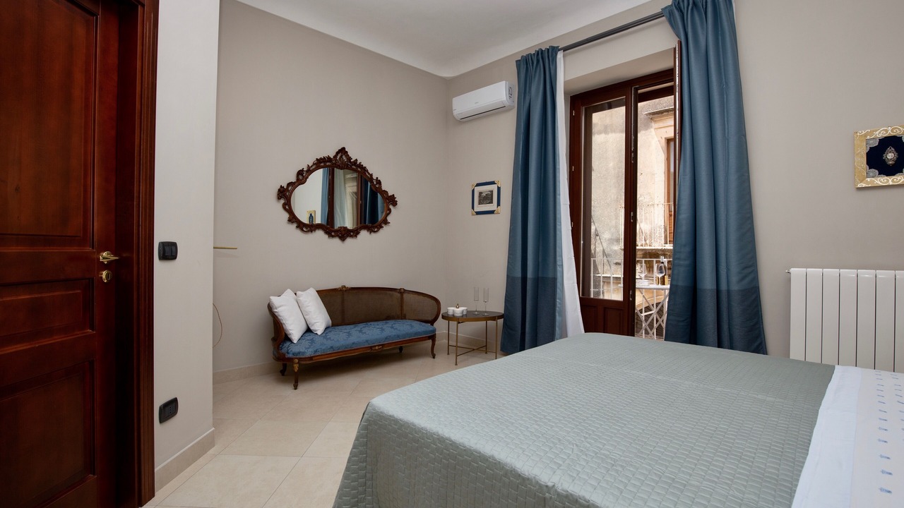Photo of Bedroom in Noto Historic Centre